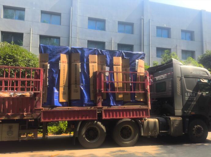 又一批高壓固態(tài)軟起動(dòng)柜整裝啟程<div   id=